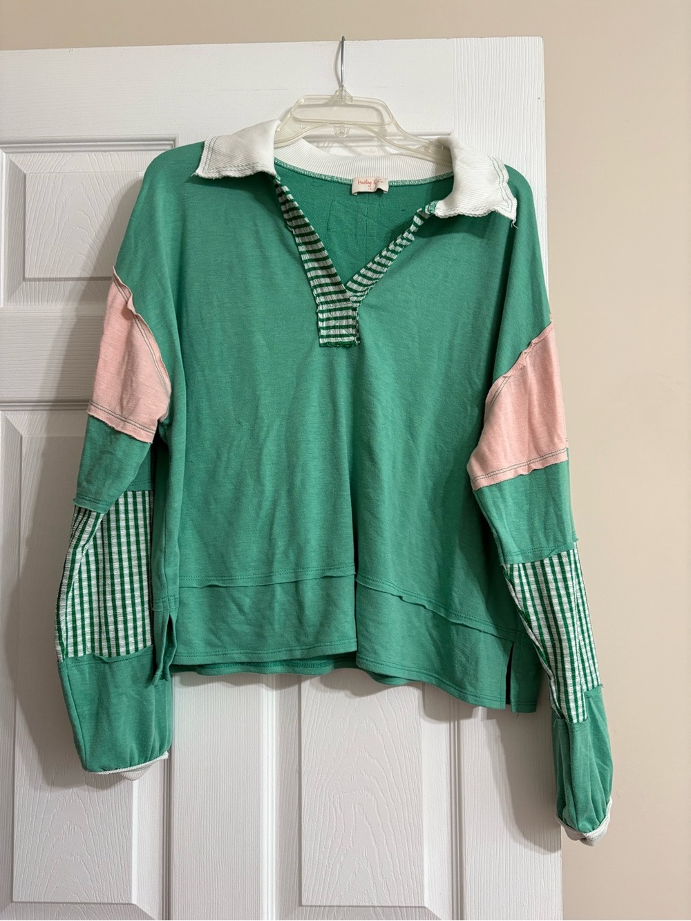 Hailey & Co Green Color Block Long Sleeve Top Size L Collared Pink